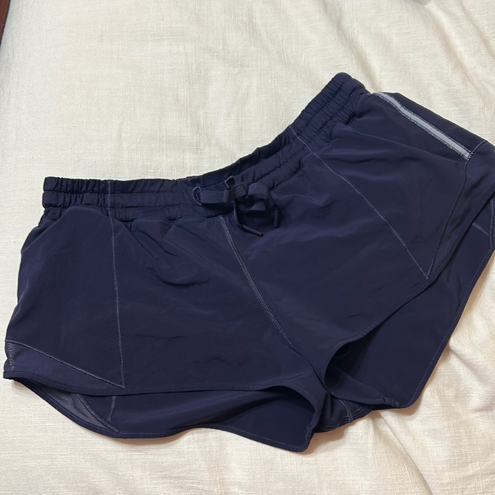 lulu lemon hotty hot short size 12 dark purple 2.5 “ inseam
